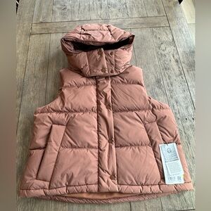 Lululemon Wunder Puff Cropped Vest.